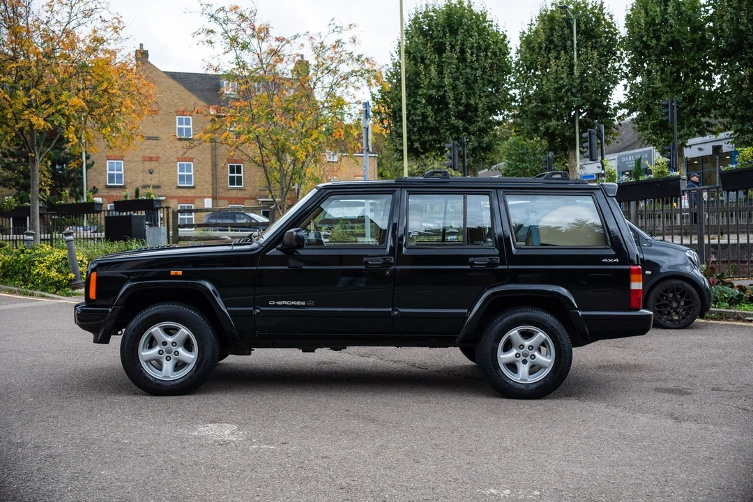 2000 Jeep XJ Cherokee - Image 10 of 30