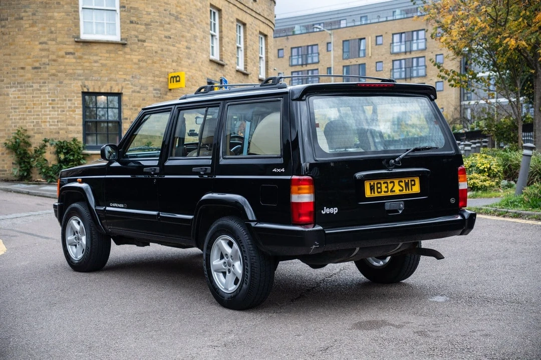 2000 Jeep XJ Cherokee - Image 12 of 30