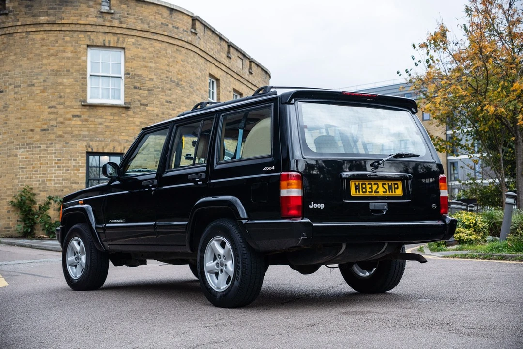 2000 Jeep XJ Cherokee - Image 13 of 30