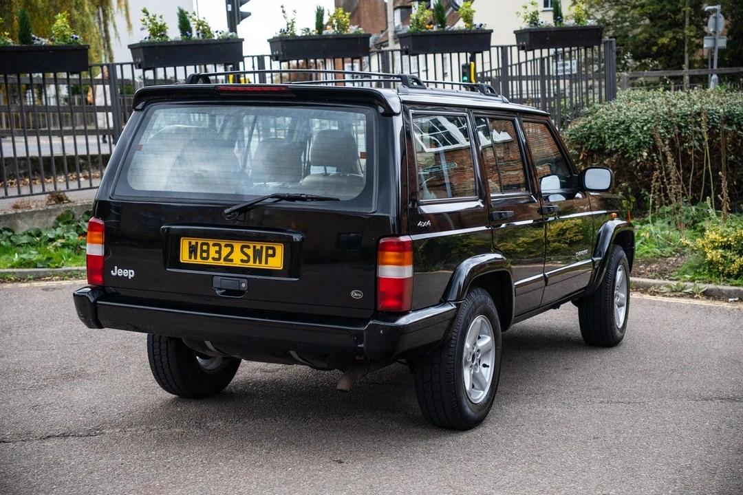 2000 Jeep XJ Cherokee - Image 19 of 30