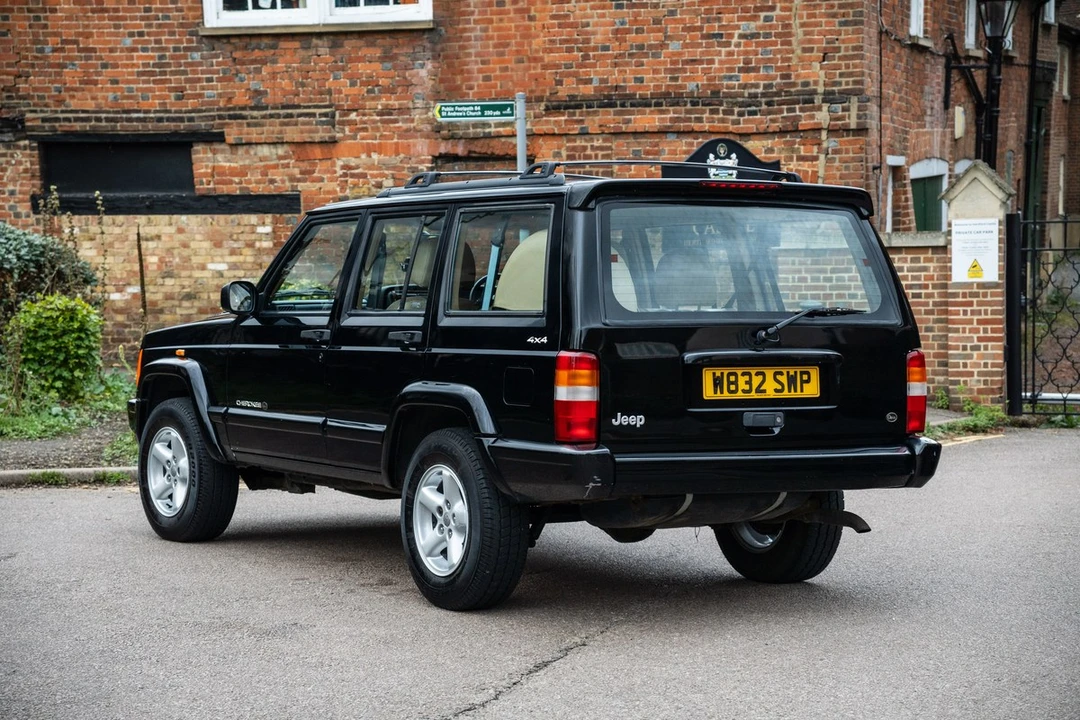 2000 Jeep XJ Cherokee - Image 23 of 30
