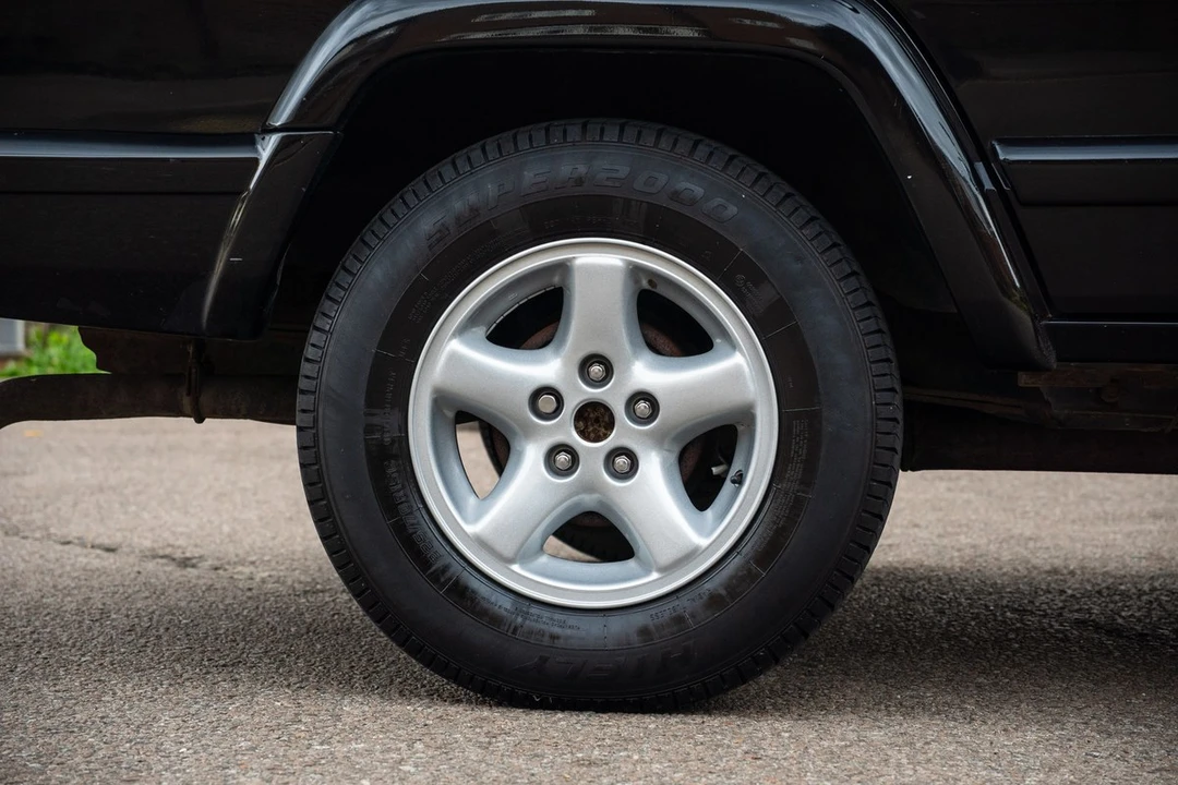 2000 Jeep XJ Cherokee - Image 26 of 30