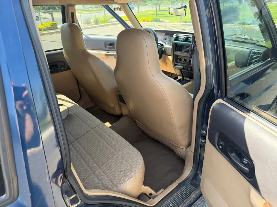 2000 Jeep XJ Cherokee - Image 10 of 15