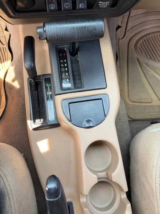 2000 Jeep XJ Cherokee - Image 14 of 15
