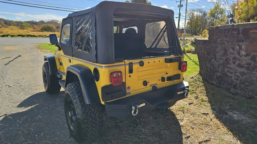 2000 Jeep TJ Wrangler - Image 2 of 5