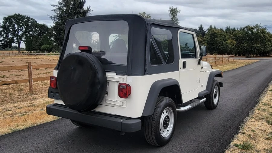 2000 Jeep TJ Wrangler - Image 15 of 16
