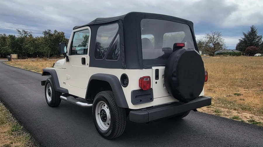 2000 Jeep TJ Wrangler - Image 2 of 16