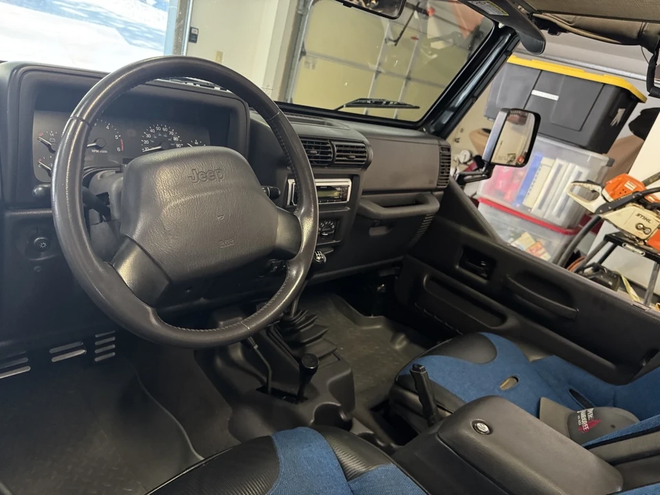 2000 Jeep TJ Wrangler - Image 18 of 19