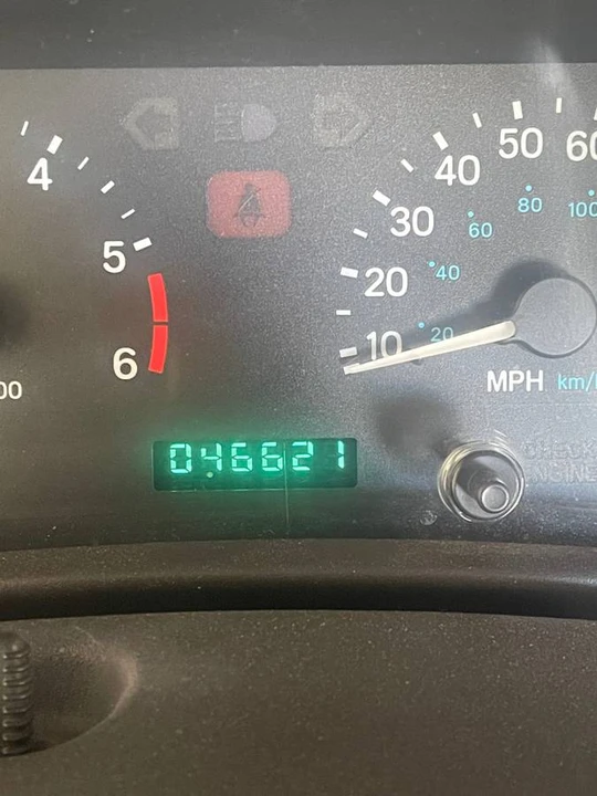 2000 Jeep TJ Wrangler - Image 2 of 5
