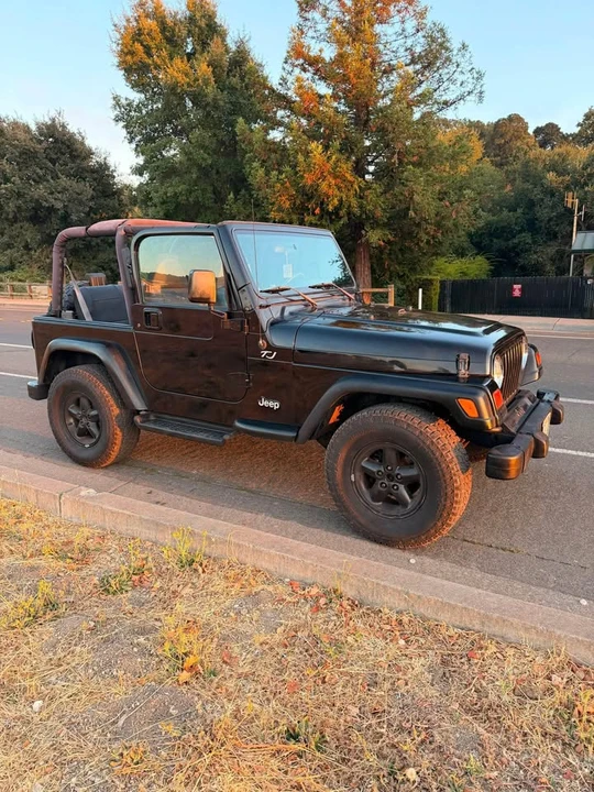 2000 Jeep Wrangler - Image 2 of 8