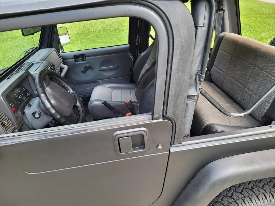 2000 Jeep TJ Wrangler - Image 9 of 11