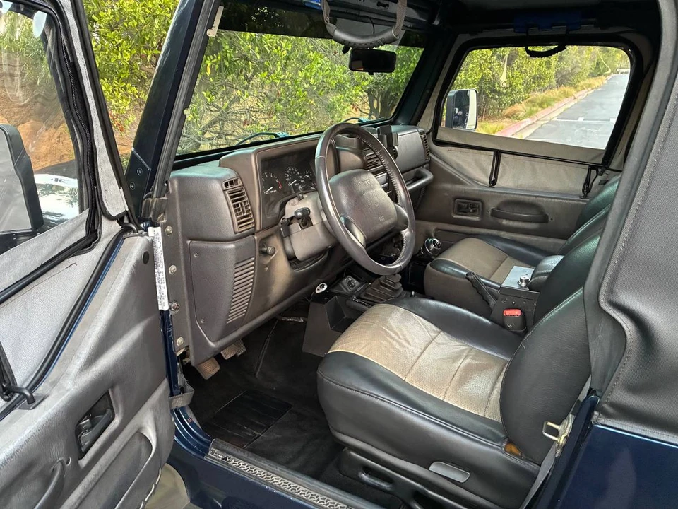 2000 Jeep TJ Wrangler - Image 10 of 17