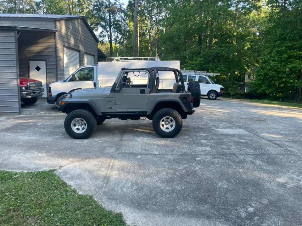 2000 Jeep TJ Wrangler - Image 2 of 12