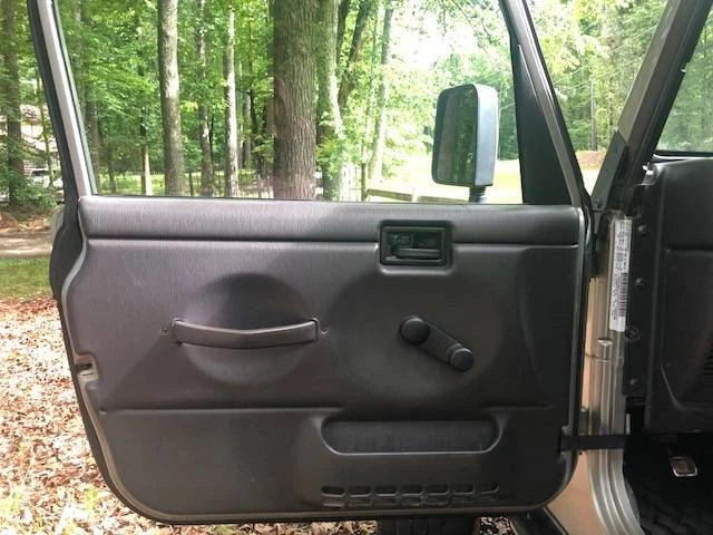 2000 Jeep TJ Wrangler - Image 11 of 12