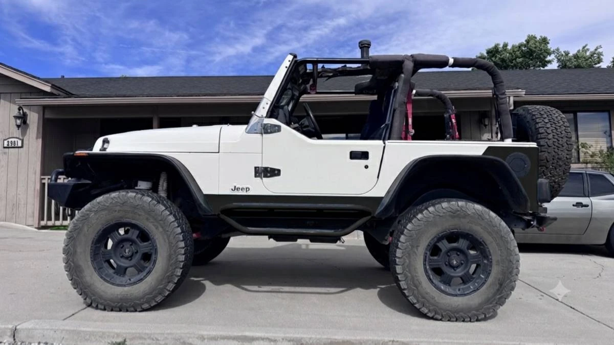 2000 Jeep TJ Wrangler - Image 2 of 13