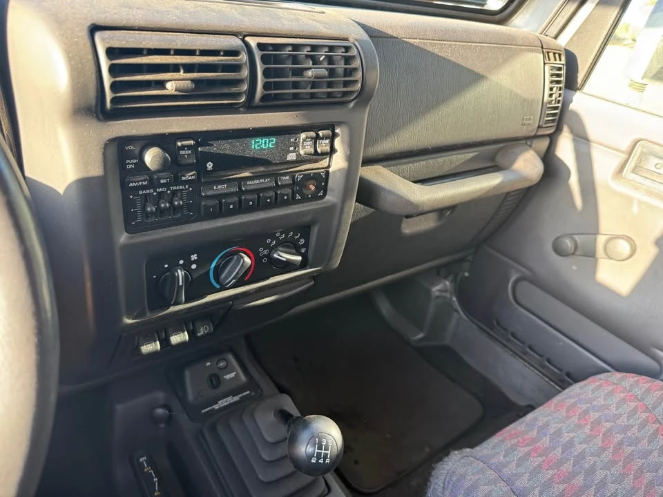2000 Jeep TJ Wrangler - Image 12 of 13