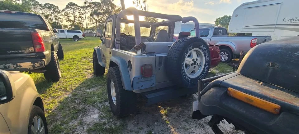 2000 Jeep TJ Wrangler - Image 3 of 11