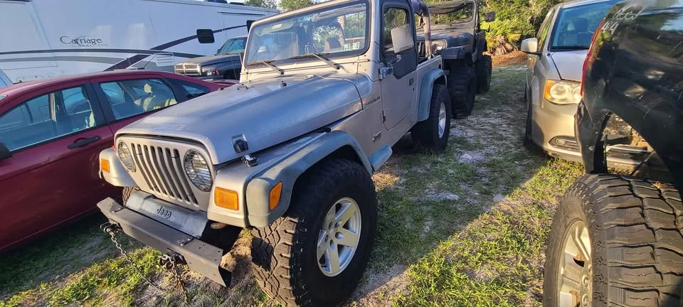2000 Jeep TJ Wrangler - Image 2 of 11