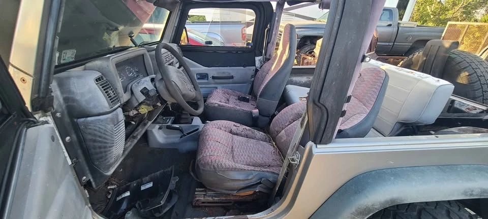 2000 Jeep TJ Wrangler - Image 6 of 11