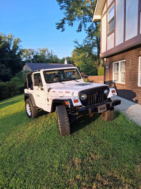 2000 Jeep TJ Wrangler - Image 2 of 4