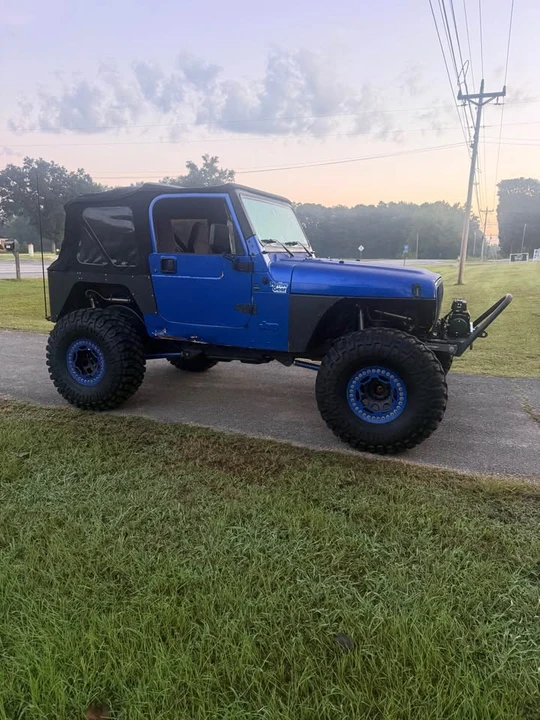 2000 Jeep TJ Wrangler - Image 2 of 3