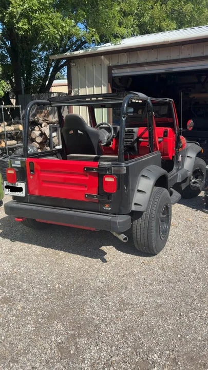 2000 Jeep TJ Wrangler - Image 2 of 4