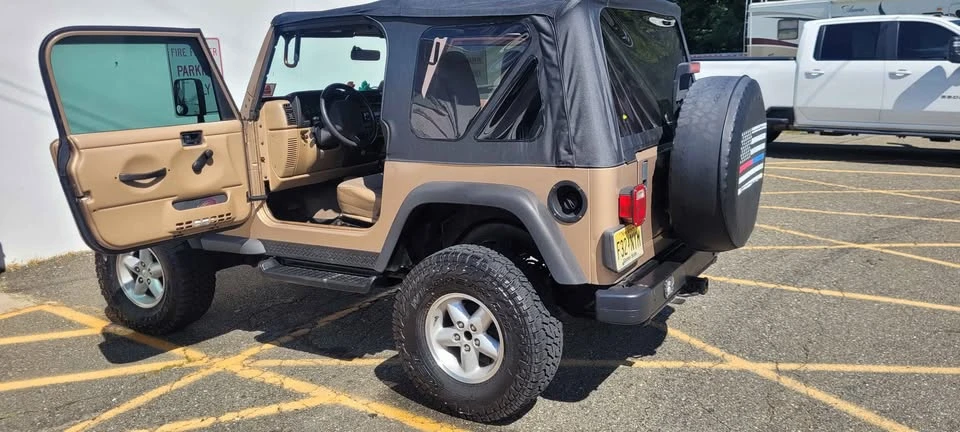 2000 Jeep TJ Wrangler - Image 2 of 8