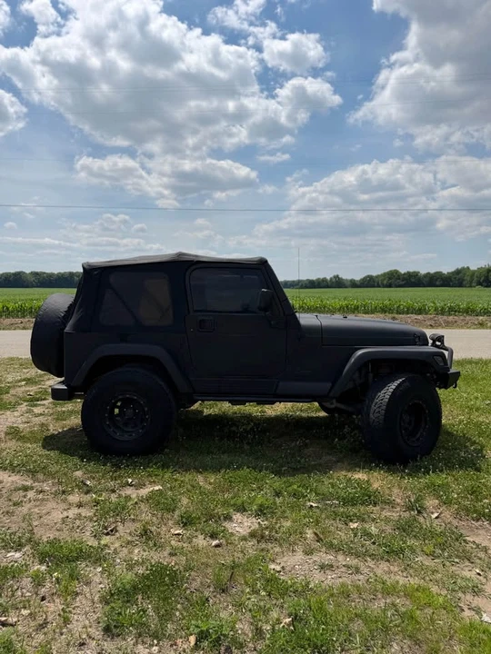2000 Jeep TJ Wrangler - Image 2 of 10