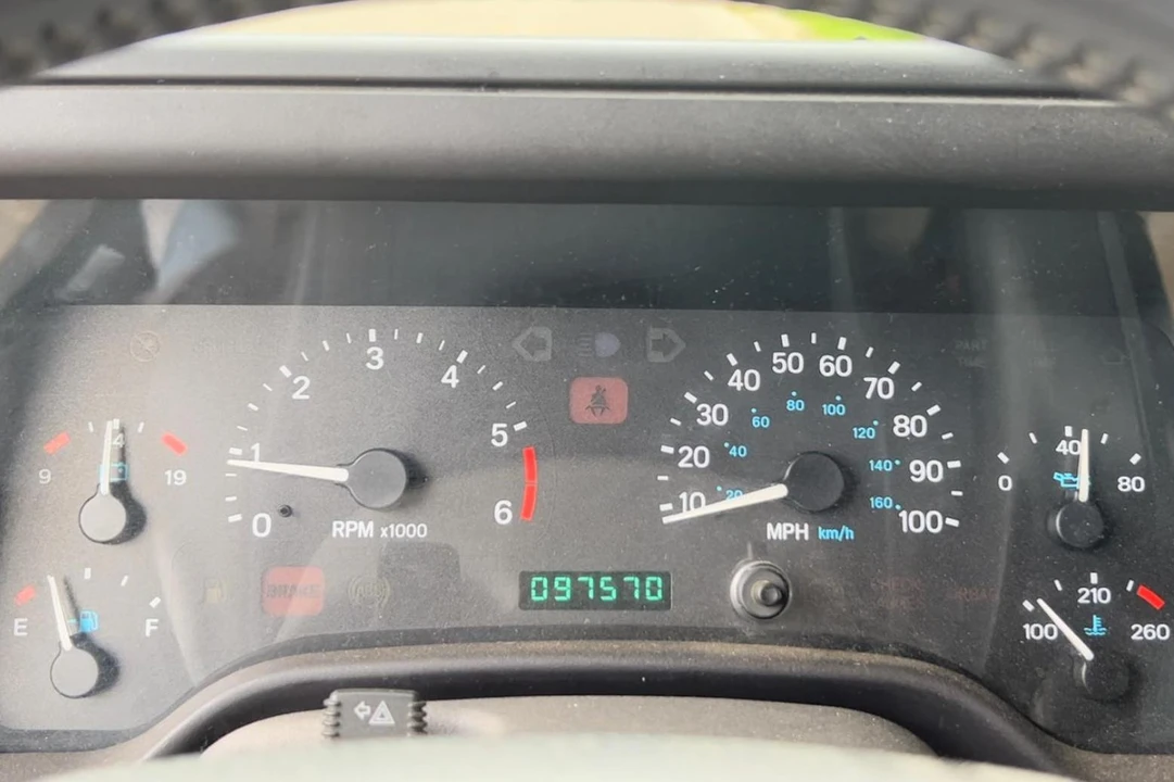 2000 Jeep TJ Wrangler - Image 29 of 31