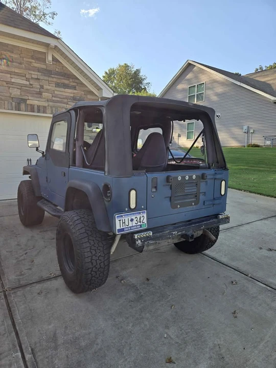 2000 Jeep TJ Wrangler - Image 2 of 11