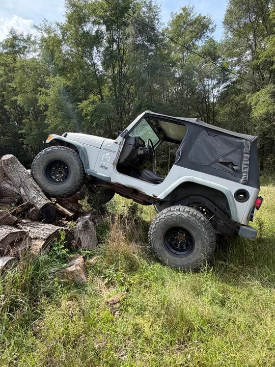 2000 Jeep TJ Wrangler - Image 3 of 3
