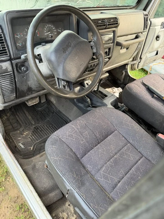 2000 Jeep TJ Wrangler - Image 2 of 3
