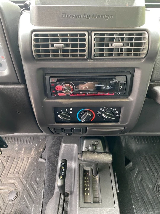 2000 Jeep TJ Wrangler - Image 13 of 14