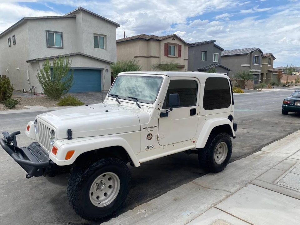2000 Jeep TJ Wrangler - Image 2 of 11