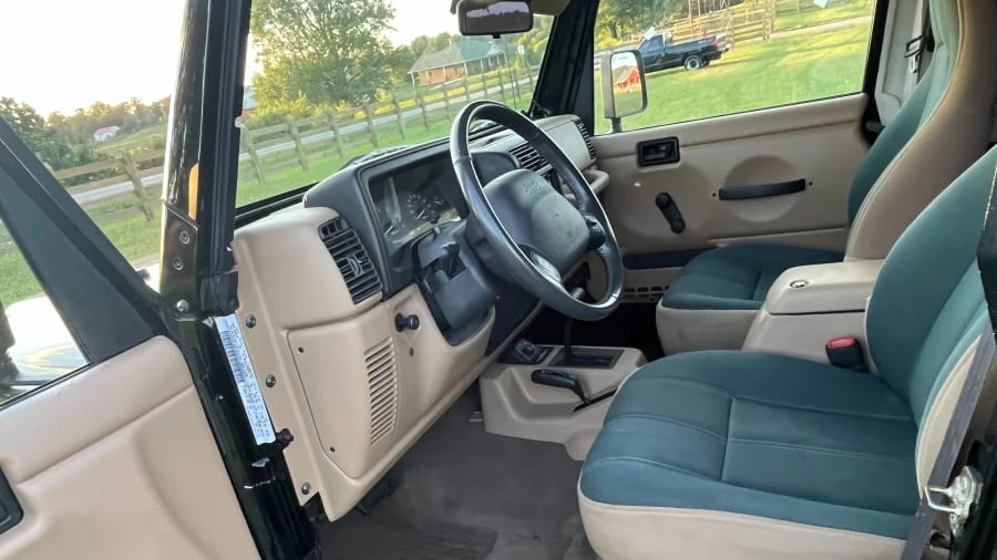 2000 Jeep TJ Wrangler - Image 3 of 4