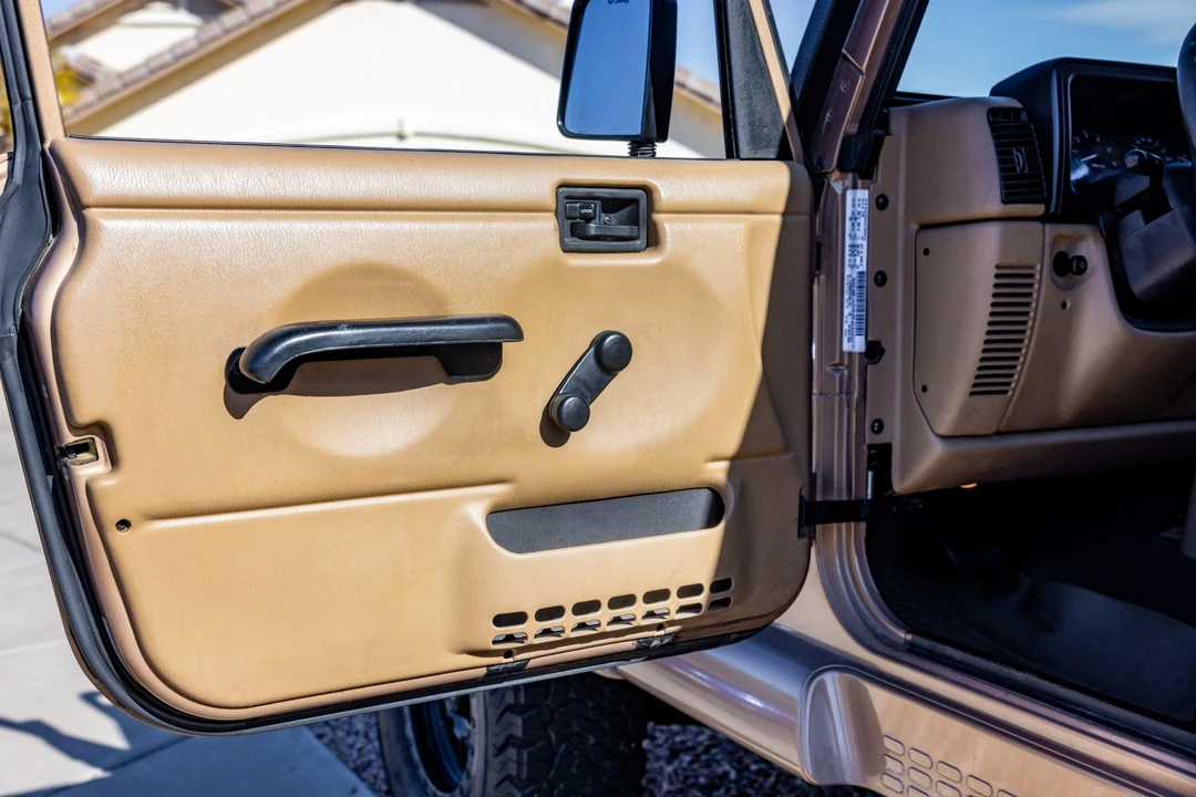 2000 Jeep TJ Wrangler - Image 27 of 31