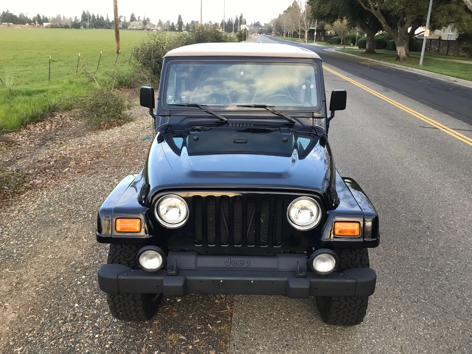 2000 Jeep TJ Wrangler - Image 3 of 31