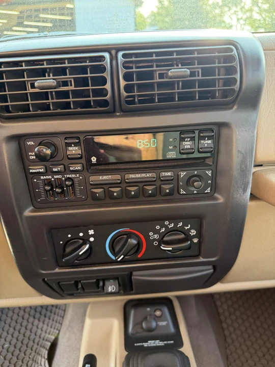 2000 Jeep TJ Wrangler - Image 26 of 31