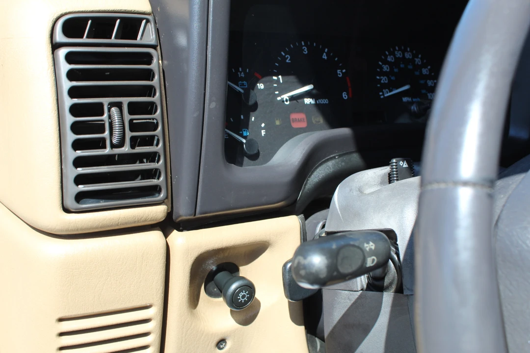 2000 Jeep TJ Wrangler - Image 17 of 31