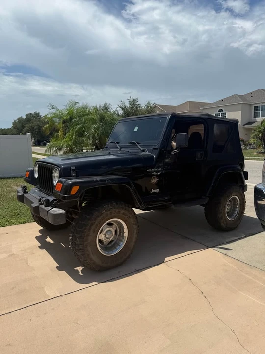 2000 Jeep TJ Wrangler - Image 2 of 5