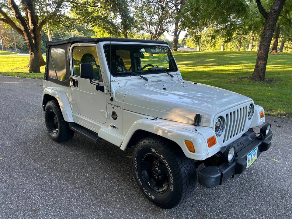 2000 Jeep TJ Wrangler - Image 2 of 19