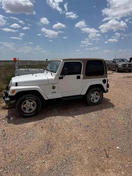 2000 Jeep TJ Wrangler - Image 2 of 4