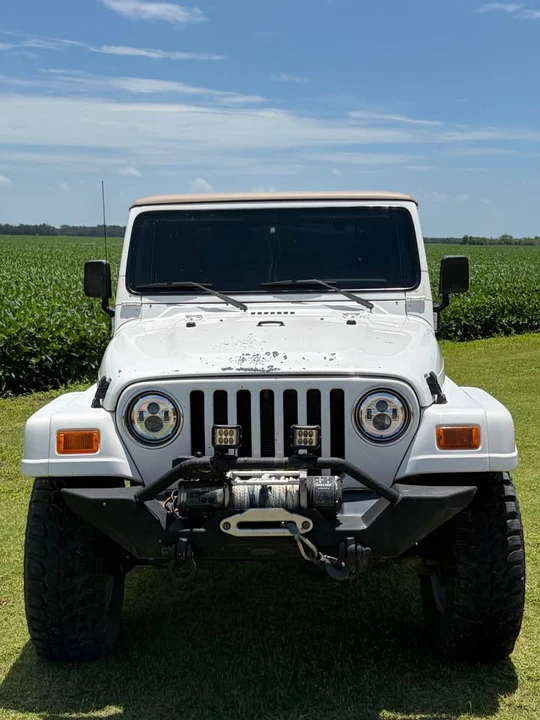 2000 Jeep TJ Wrangler - Image 2 of 8