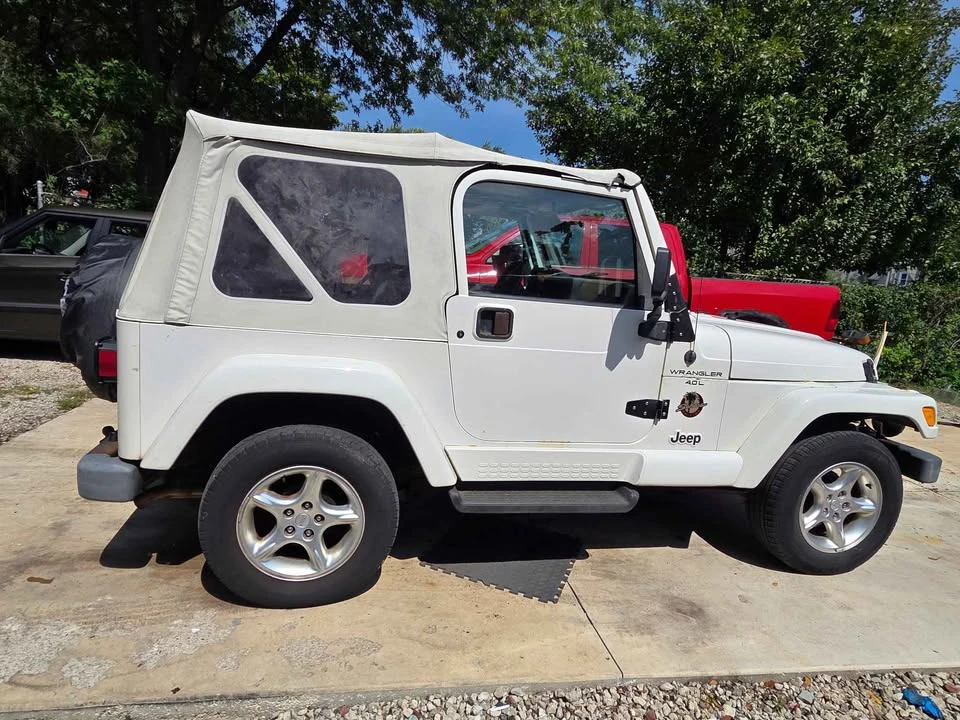 2000 Jeep TJ Wrangler - Image 2 of 13