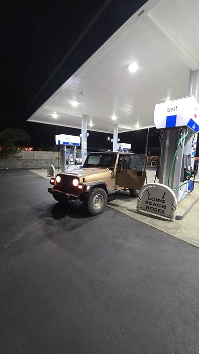 2000 Jeep TJ Wrangler - Image 2 of 3
