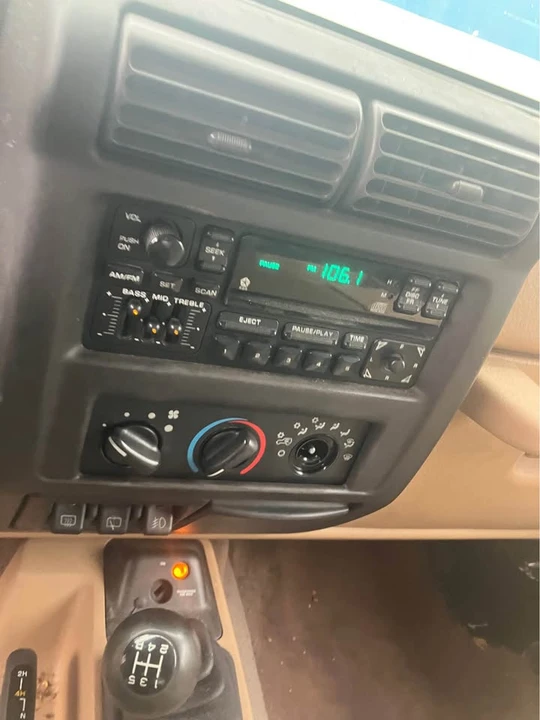 2000 Jeep TJ Wrangler - Image 2 of 8
