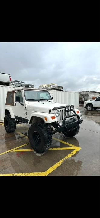2000 Jeep TJ Wrangler - Image 2 of 4