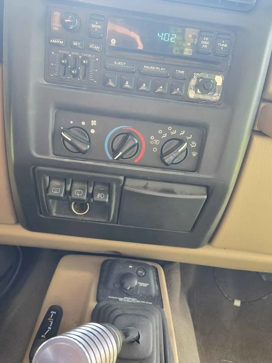 2000 Jeep TJ Wrangler - Image 8 of 11