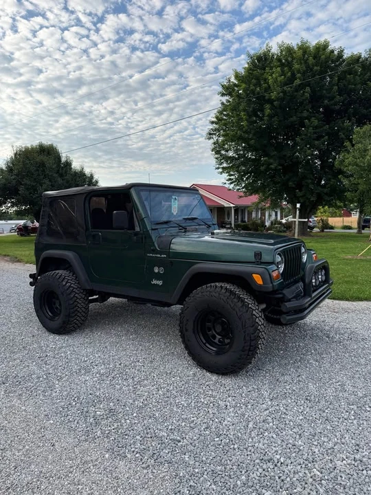 2000 Jeep TJ Wrangler - Image 2 of 12