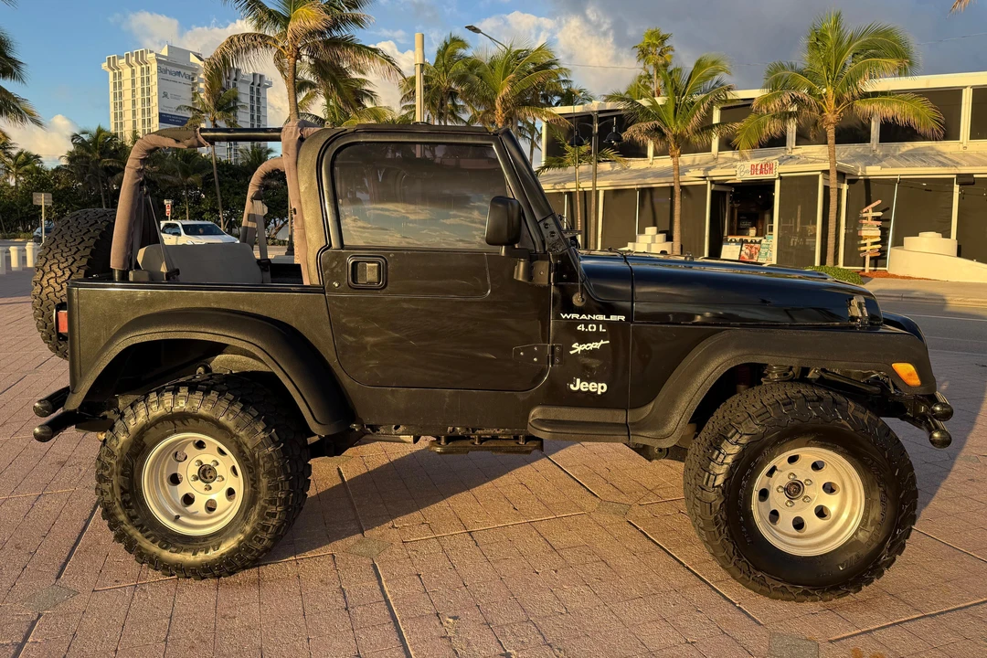 2000 Jeep TJ Wrangler - Image 3 of 31